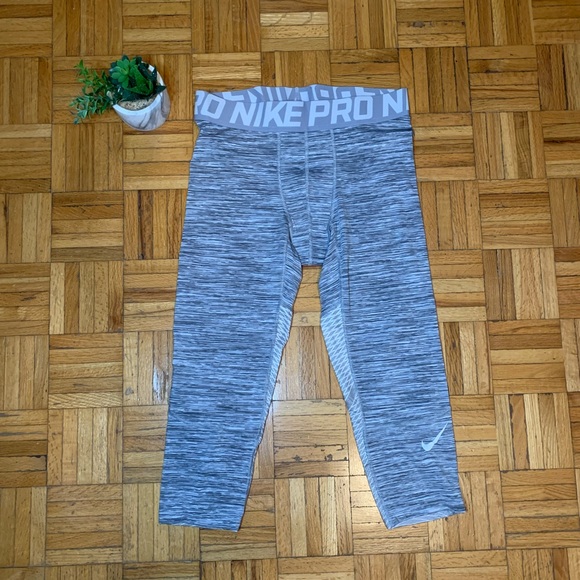 Nike Pro Heather Grey 3/4 Length Tights for Running Or Sports Compression Pants - Picture 1 of 7